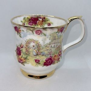 ROYAL ALBERT MUG 25th ANNIVERSARY A CELEBRATION OF THE OLD COUNTRY ROSES GARDEN